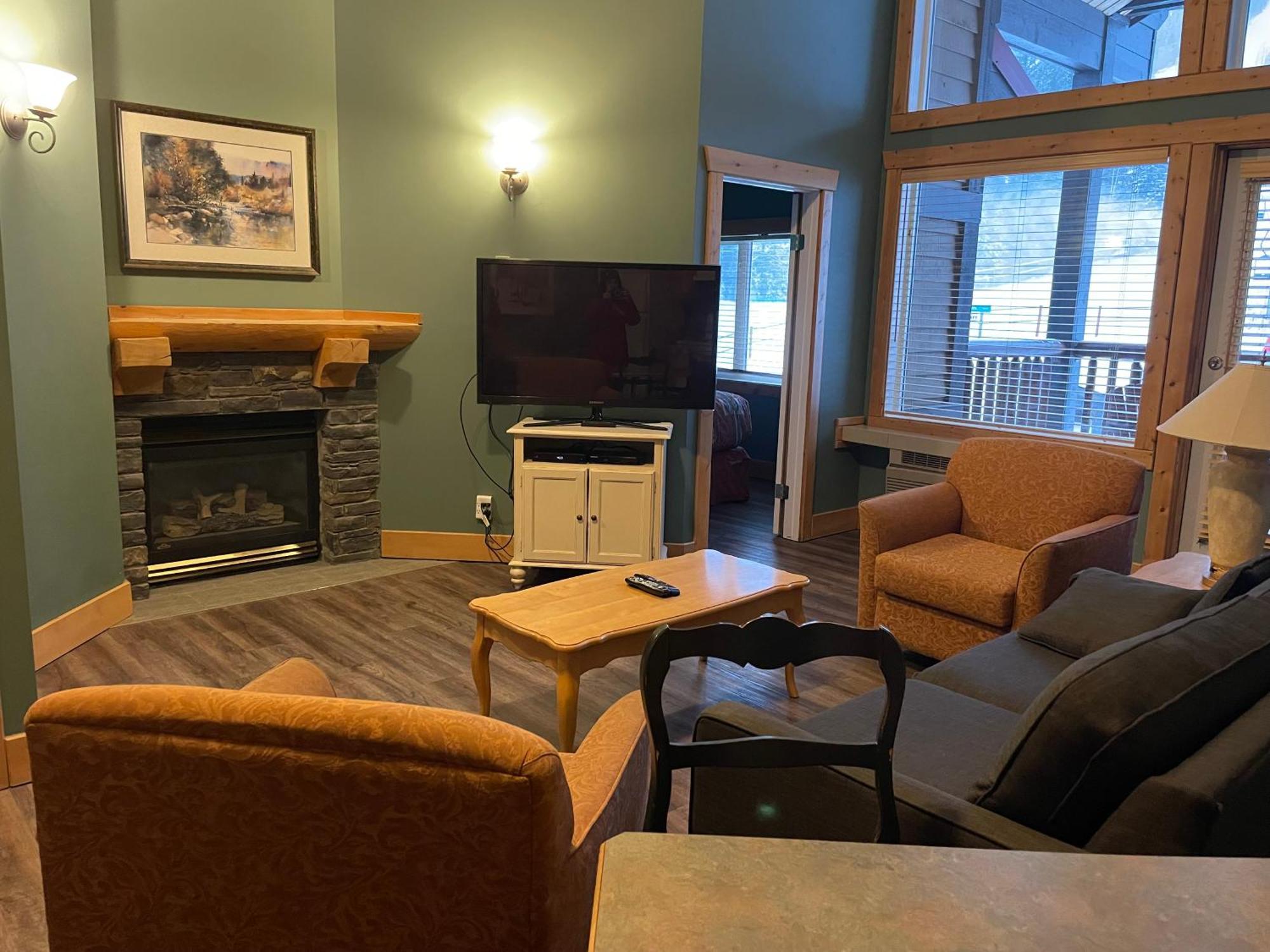 Cornerstone Lodge By Park Vacation Management 페르니 외부 사진
